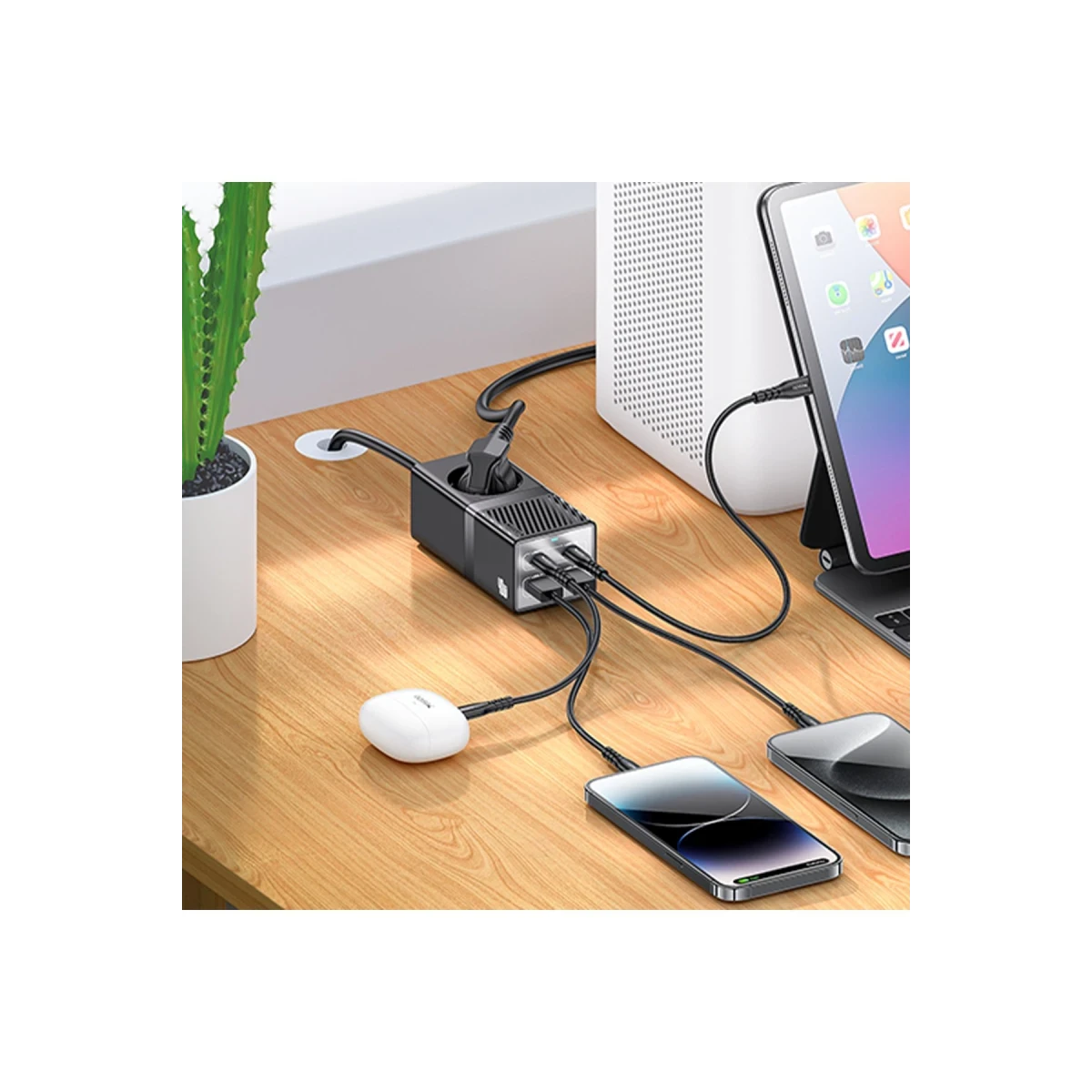 Yesido MC35 2500W 1.5M Ekstra 2 Adet 18W USB ve 2 Adet 20W Type-C Çıkışlı Priz Uzatıcı - Siyah