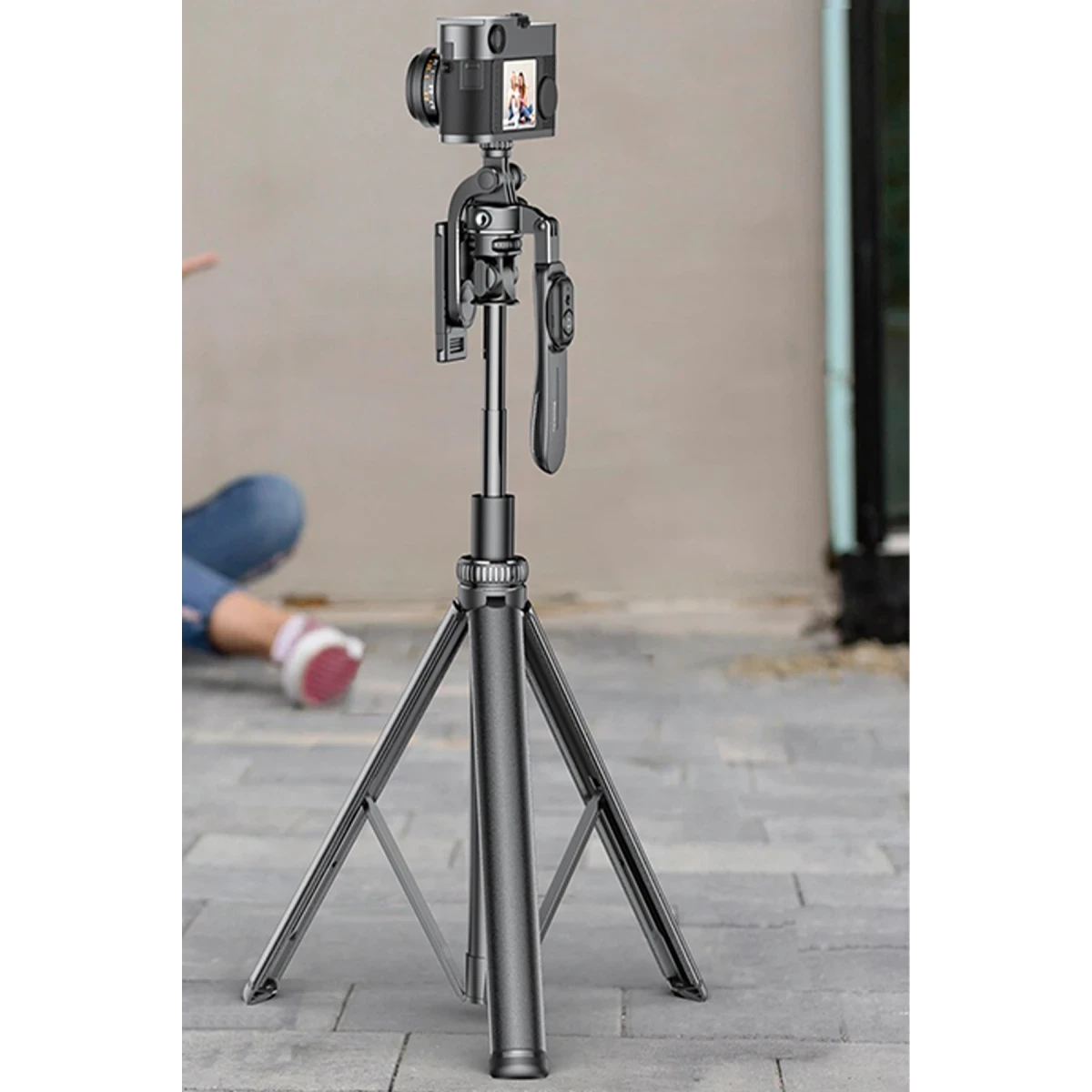 Yesido SF17 360 Derece Bluetooth 5.0 Kontrollü 2M Tripodlu Selfie Gimbal - Siyah