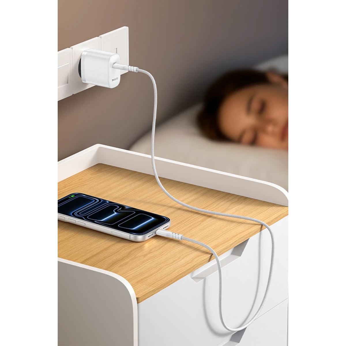 Yesido YC105 20W Type-C Çıkışlı 1M Type-C to Type-C Kablolu PD Hızlı Şarj Cihazı - Beyaz