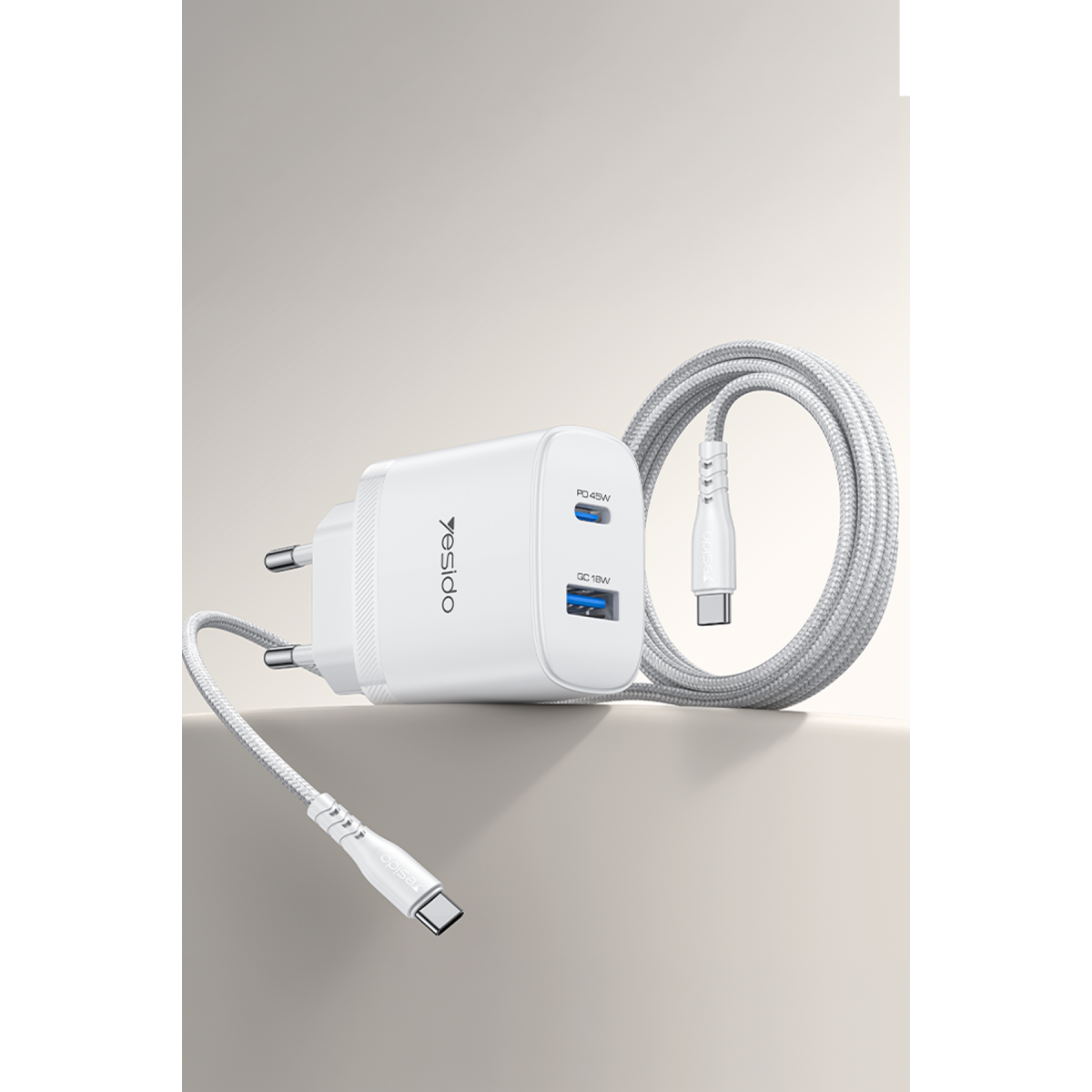 Yesido YC110 45W USB-A ve Type-C Çıkışlı 1M Type-C to Type-C Kablolu PD Hızlı Şarj Cihazı - Beyaz