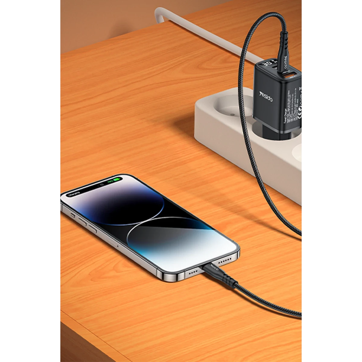 Yesido YC69 Dijital Göstergeli 1 Adet 30W USB ve 2 Adet 30W Type-C Çıkışlı PD Hızlı Şarj Cihazı - Siyah