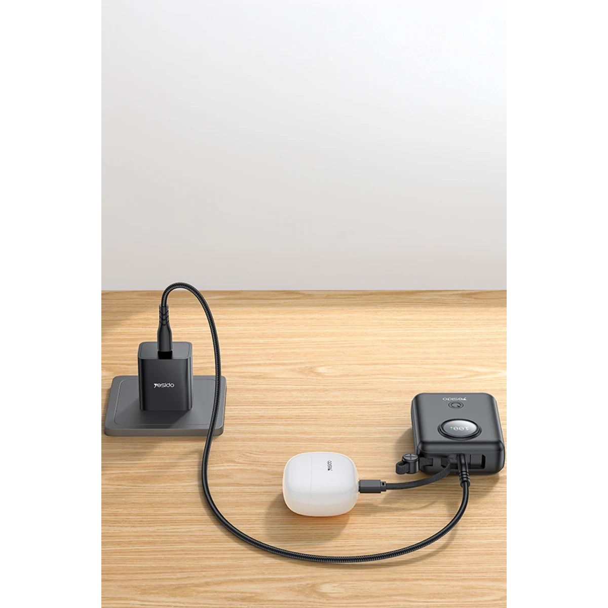 Yesido YP64 10.000 mAh Dijital Göstergeli Dahili Type-C ve Lightning Kablolu PD Mini Powerbank - Siyah